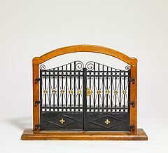 Modell eines Gittertores im Holzgestell, 69840-56, Van Ham Kunstauktionen