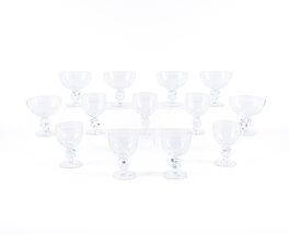 Rene Lalique - Set von 12 Weinglaesern und 6 Sektschalen mit Traubenstiel, 76757-6, Van Ham Kunstauktionen