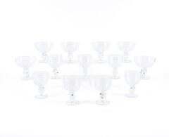 Rene Lalique - Set von 12 Weinglaesern und 6 Sektschalen mit Traubenstiel, 76757-6, Van Ham Kunstauktionen