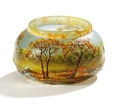 Daum Freres - Kleine Vase mit Herbstbaeumen in Auenlandschaft, 62925-16, Van Ham Kunstauktionen