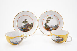 Meissen - Zwei Tassen und UT mit gelbem Fond und Landschaften, 75714-11, Van Ham Kunstauktionen