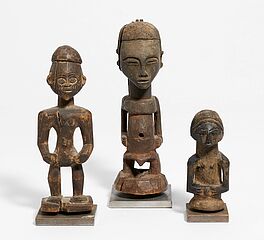 Drei Fetischfiguren, 68000-55, Van Ham Kunstauktionen
