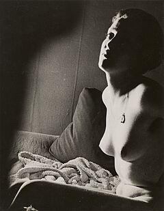 Man Ray - Portrait of Meret O, 82008-1108, Van Ham Kunstauktionen