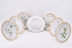 Royal Copenhagen - Sieben Teller Flora Danica, 75127-1, Van Ham Kunstauktionen