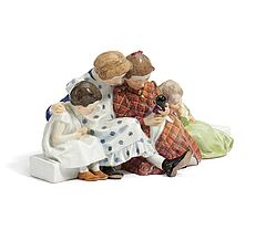 Meissen - Vier Kinder mit Puppe, 77521-7, Van Ham Kunstauktionen