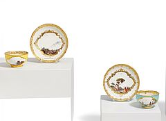 Meissen - Zwei Koppchen und Unterschalen mit Kauffahrteiszenen, 81787-9, Van Ham Kunstauktionen
