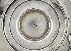 Emile Hugo - Vierteiliges Service mit reichen figuerlichen Szenen, 70398-1, Van Ham Kunstauktionen