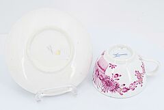 Meissen - Zwei Tassen mit Untertassen mit floralem Dekor, 73258-13, Van Ham Kunstauktionen