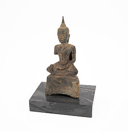 Kleiner sitzender Buddha, 73361-18, Van Ham Kunstauktionen