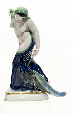 KPM - Inderin mit Pfau aus dem Hochzeitszug, 56082-1, Van Ham Kunstauktionen