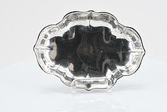 Johann Conrad Otersen - Kleine passige Anbietschale auf Volutenfuessen, 75372-23, Van Ham Kunstauktionen