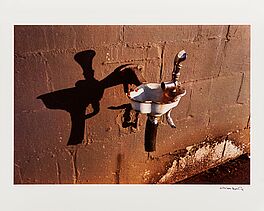 William Eggleston - Untitled drinking fountain brown wall, 68004-63, Van Ham Kunstauktionen