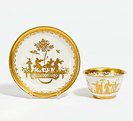 Meissen - Koppchen und Untertasse mit Goldchinesen, 73258-2, Van Ham Kunstauktionen