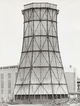Bernd und Hilla Becher - Kuehlturm ca 1930 Zeche Radbod Hamm Ruhrgebiet, 82095-1, Van Ham Kunstauktionen