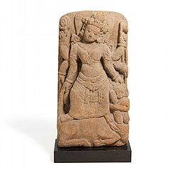 Sechsaramige Durga als Bezwingerin des Bueffeldaemons Mahisha, 64060-1, Van Ham Kunstauktionen