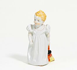 Meissen - Maedchen mit Puppe, 74087-29, Van Ham Kunstauktionen