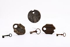 Drei Vorhangschlösser, 81851-14, Van Ham Kunstauktionen