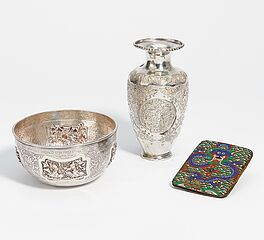 Schale und Vase mit figuerlichen Szenen, 61706-21, Van Ham Kunstauktionen