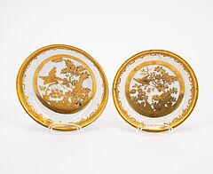 Meissen - Ein Koppchen und zwei Untertassen mit ueberdekorierten Vogel-Fels-Dekoren, 76821-28, Van Ham Kunstauktionen