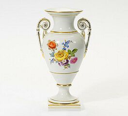 Meissen - Amphorenvase mit Blumenbouquets, 55339-27, Van Ham Kunstauktionen