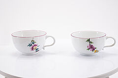 Meissen - Konvolut von 3 Tassen und 1 Deckeltasse mit UT mit Blumen bzw laendlichen Szenen, 75714-3, Van Ham Kunstauktionen