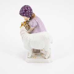 Meissen - Maedchen mit Blumenstrauss und Lamm, 77521-12, Van Ham Kunstauktionen