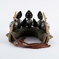 Zeremonialkrone eines Lamas, 76654-59, Van Ham Kunstauktionen