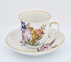 Meissen - Tasse und Untertasse mit Fruechten und Insekten, 73258-11, Van Ham Kunstauktionen