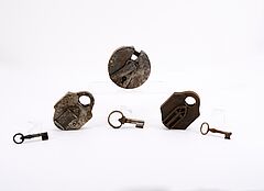 Drei Vorhangschlösser, 81851-14, Van Ham Kunstauktionen