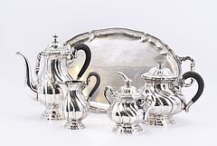 Vierteiliges Kaffee- und Teeservice mit gedrehten Zuegen und Tablett, 75466-4, Van Ham Kunstauktionen