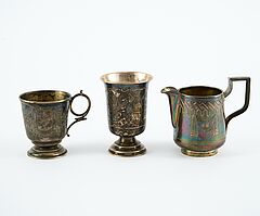 Becher, Tasse und Milchkännchen mit Gravurdekoren, 80769-4, Van Ham Kunstauktionen