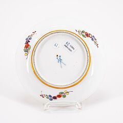 Meissen - Koppchen mit Chinoiserien und Untertasse mit Kauffahrtteiszenen, 76821-34, Van Ham Kunstauktionen