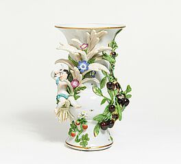 Meissen - Vase mit Allegorie des Sommers aus einer Folge der 4 Jahreszeiten, 68405-7, Van Ham Kunstauktionen