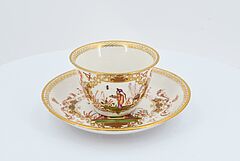 Meissen - Koppchen und Untertasse mit Chinoiserien, 73258-3, Van Ham Kunstauktionen