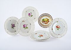 Nymphenburg - Sechs Durchbruchteller mit Blumenmalerei, 81800-7, Van Ham Kunstauktionen