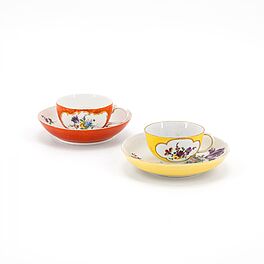 Meissen - Zwei Tassen und Untertassen mit gelbem und orangefarbenem Fond sowie Blumendekoren, 76821-211, Van Ham Kunstauktionen