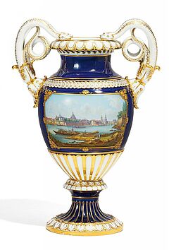 Meissen - Schlangenhenkelvase mit Vedute von Dresden und Herrenportraet, 56917-1, Van Ham Kunstauktionen