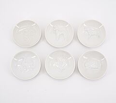 KPM - 15 kleine Teller mit reliefierten Tiermotiven 4 kleine Teller 1 grosser Teller mit Vogelrelief, 76895-10, Van Ham Kunstauktionen