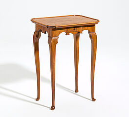 Wohl Deutschland - Kleiner Beistelltisch, 68006-69, Van Ham Kunstauktionen