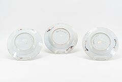 Drei Teller Imari Dekor, 75318-43, Van Ham Kunstauktionen