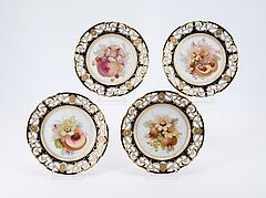 Nymphenburg - Acht Teller mit Weichmalerei und eine balusterförmige Deckelvase, 81991-13, Van Ham Kunstauktionen