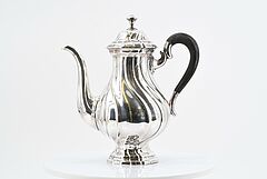 Vierteiliges Kaffee- und Teeservice mit gedrehten Zuegen und Tablett, 75466-4, Van Ham Kunstauktionen