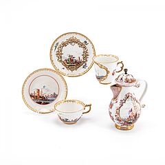 Meissen - Zwei Tassen mit Untertassen eine kleine Kanne mit Kauffahrtei- und Landschaftsszenen, 76821-51, Van Ham Kunstauktionen