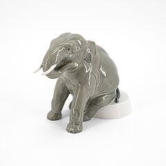 Meissen - Elefant auf Podest, 76846-13, Van Ham Kunstauktionen