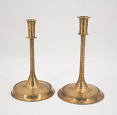 Sueddeutschland - Drei Glockenfussleuchter und zwei Spulenleuchter, 73361-10, Van Ham Kunstauktionen