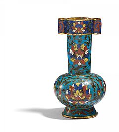 Kleine Touhu-Vase mit Lotosranken, 65142-24, Van Ham Kunstauktionen